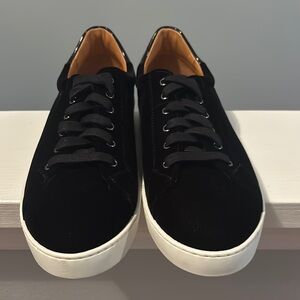 Magnanni Sleek Black Men's Sneakers